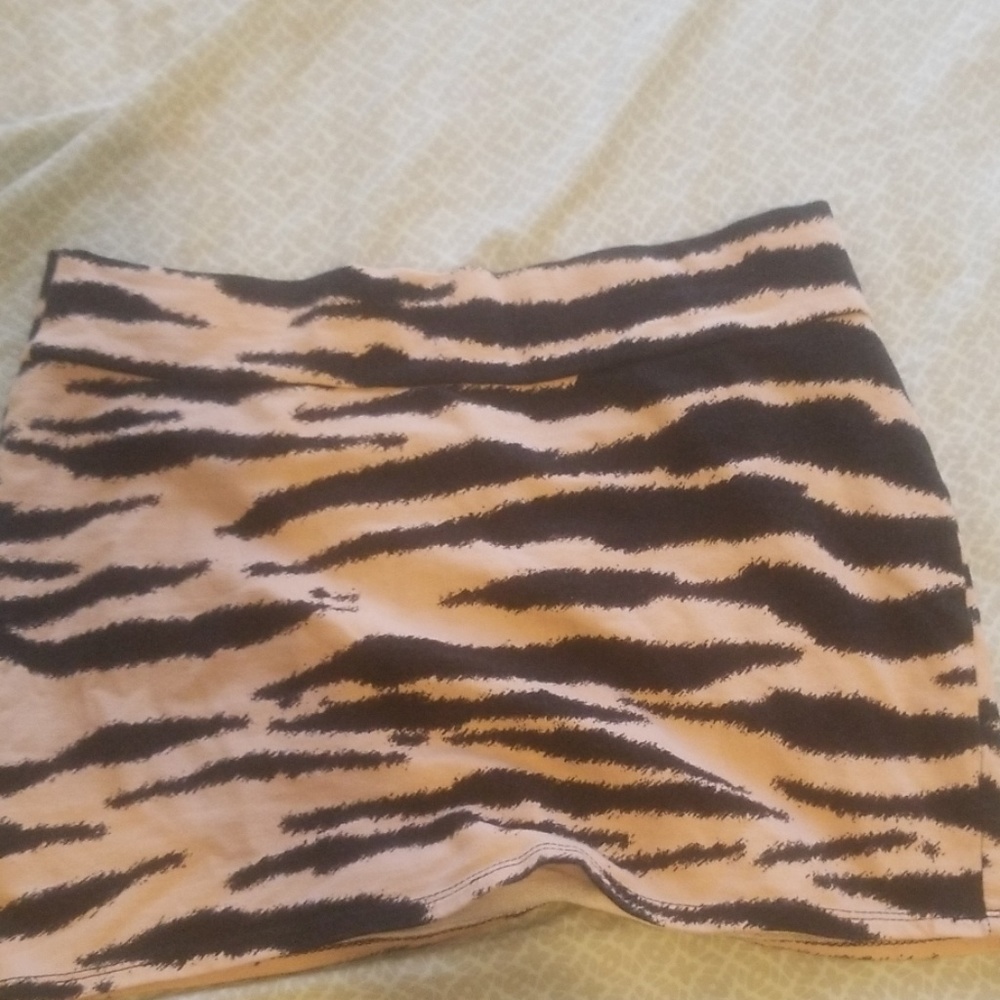 Skirt - Picture 2 of 2